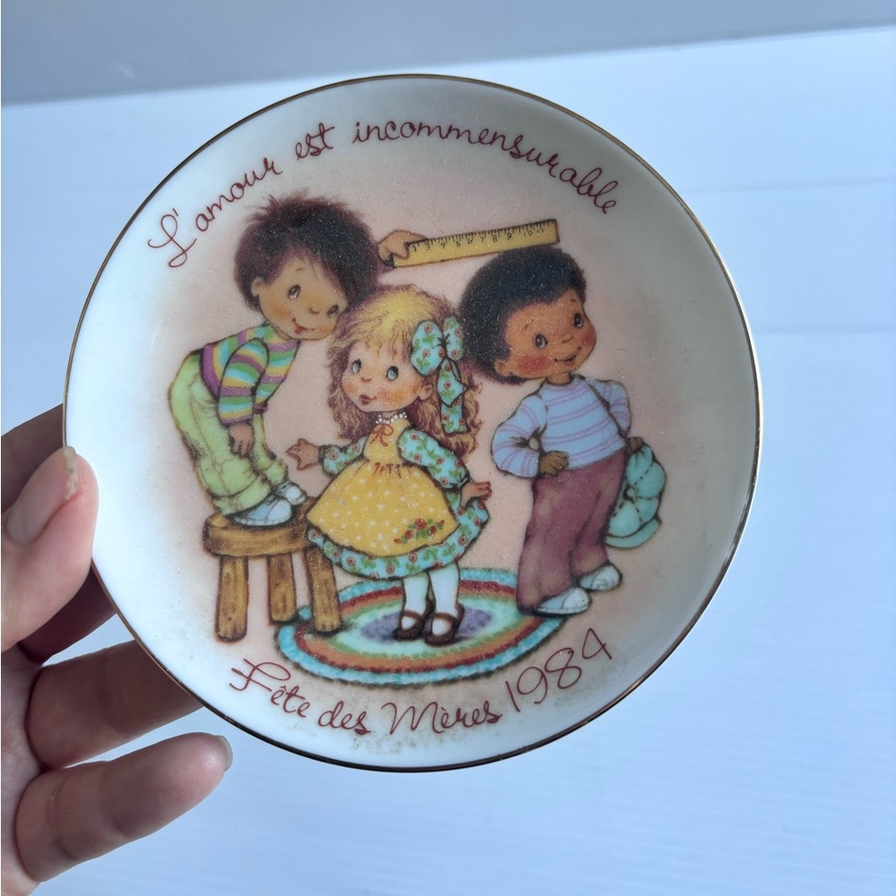 Avon Mothers Day Plate 1984 Decorative Porcelain Japan